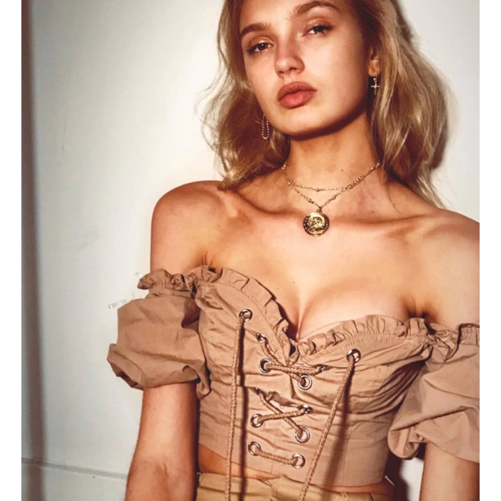 🆕Hayden Nude Lace Up Off the Shoulder Crop Top - Picture 3 of 7